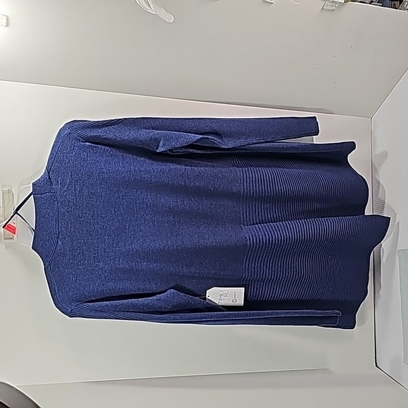 Women's Cardigan - Picture 7 of 8